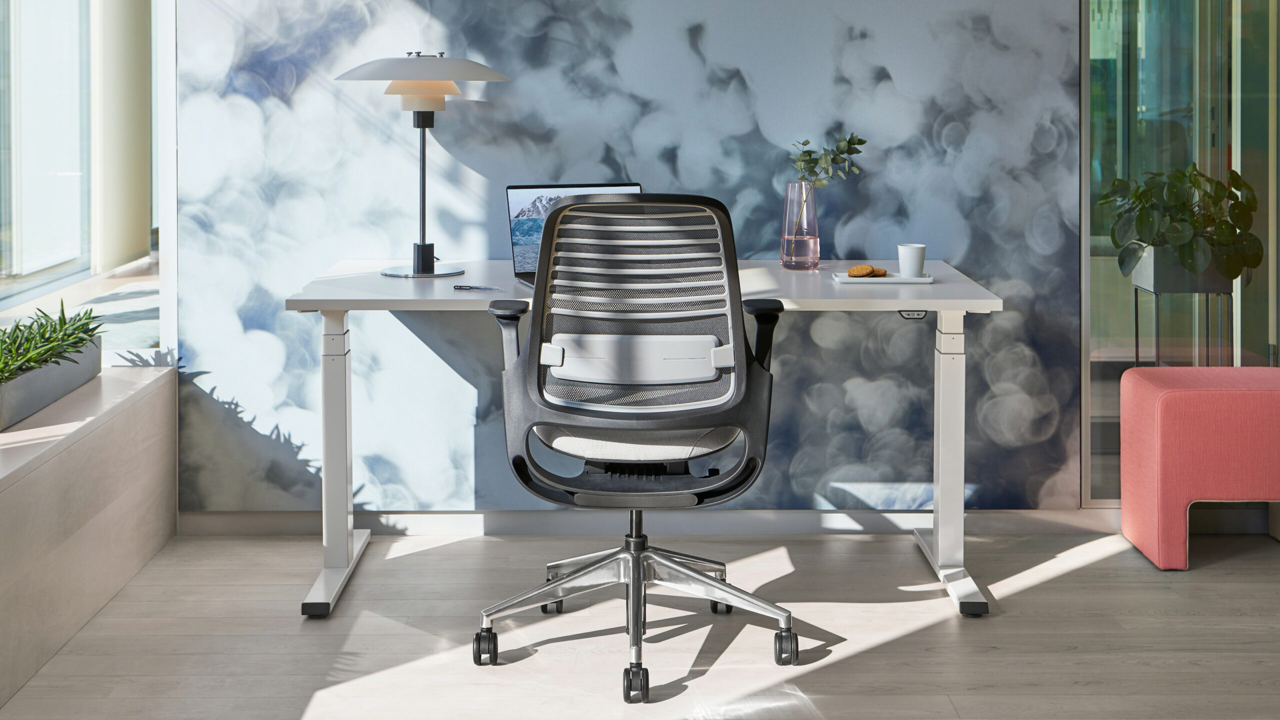 Poradnik – jak czyścić i konserwować krzesła biurowe